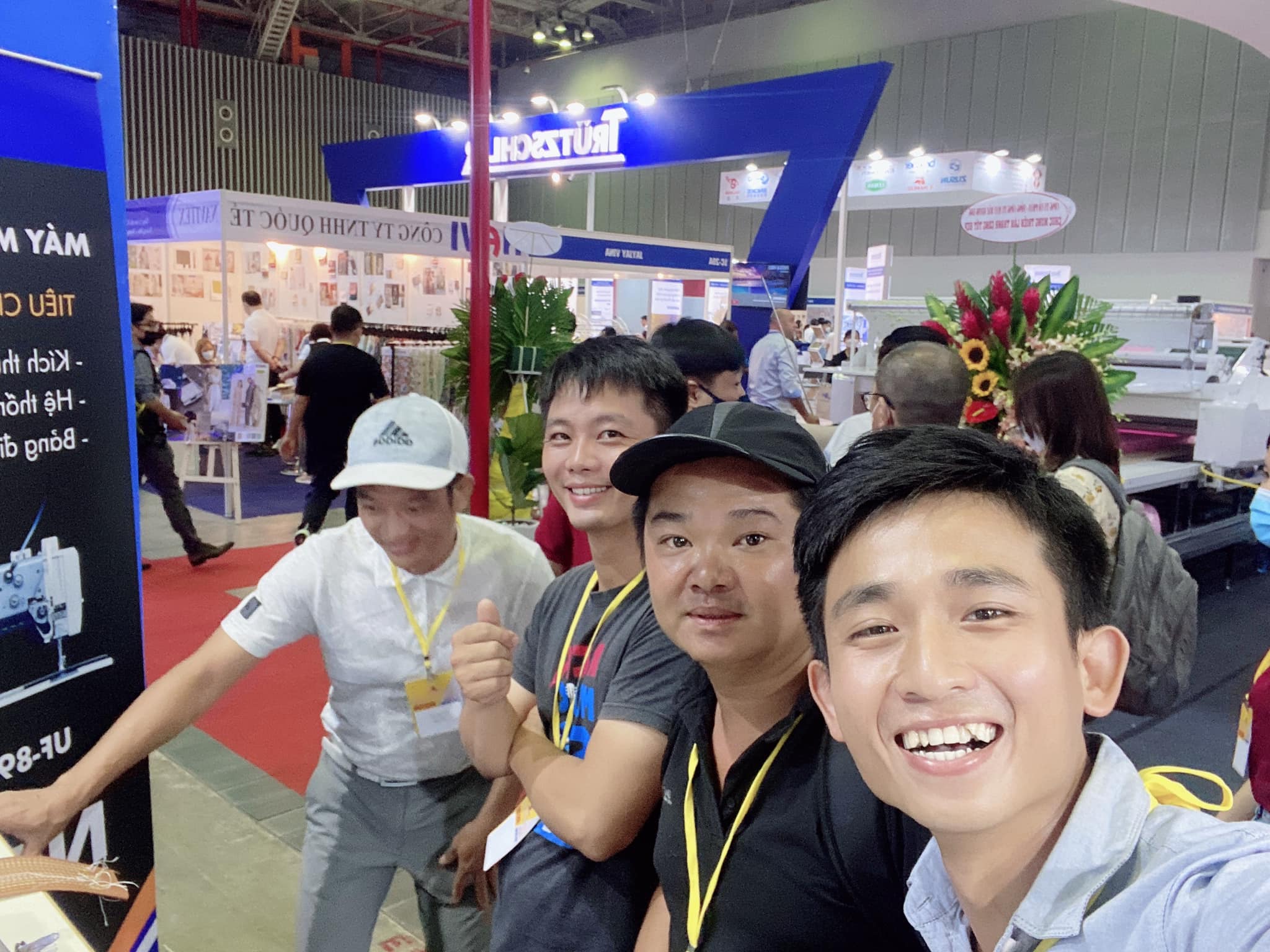 Máy May Dương Phát đi dự lễ Triển Lãm Máy Móc Ngành May Mặc